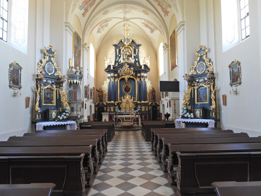 Odnawiają ołtarz w kaplicy pw. św. Anny przy kościele parafialnym w Jaśliskach [ZDJĘCIA]