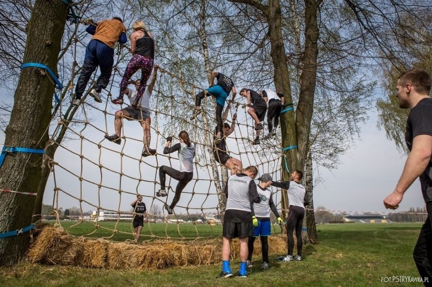 Częstochowa: pierwszy w Polsce stacjonarny park przeszkód do biegów ekstremalnych