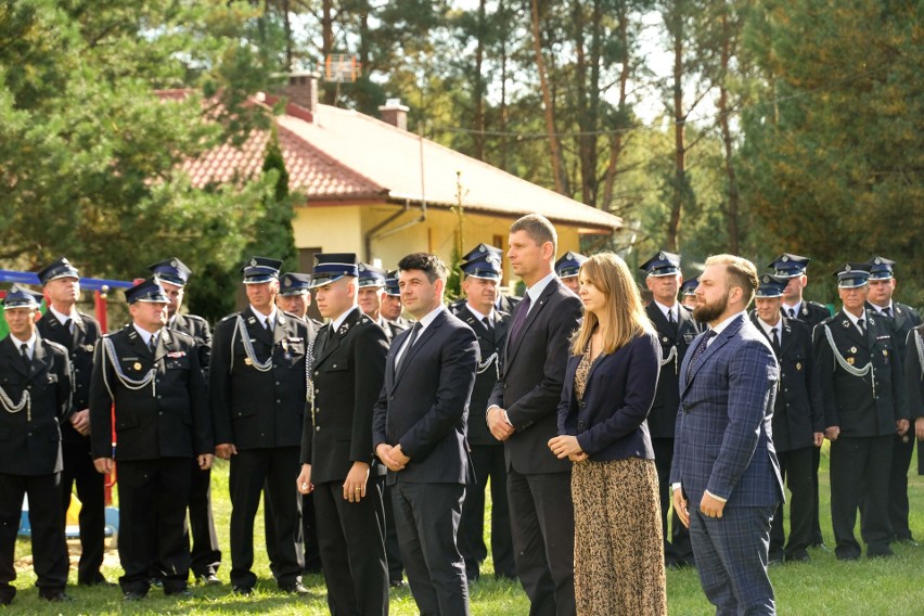 W uroczystości przekazania wozu gaśniczo-ratunkowego OSP...