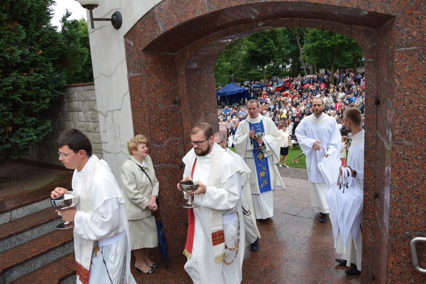 Uroczystości 50-lecia Koronacji Figury Matki Boskiej Leśniowskiej [ZDJĘCIA]