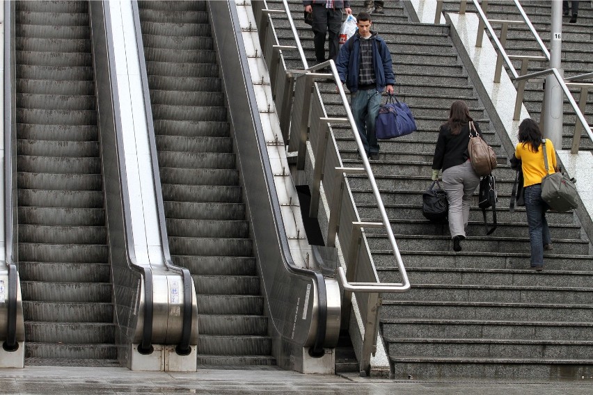 Ruchome schody na krakowskim dworcu autobusowym powstały w...