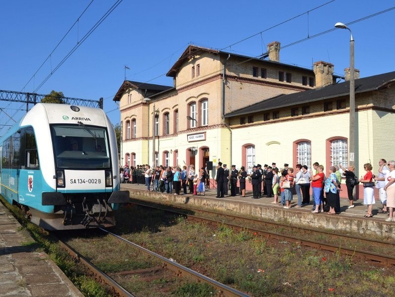 Pociąg specjalny Arrivy ze specjalnymi gośćmi wjechał,...