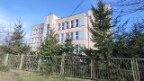 Opuszczony budynek szkoły w Dąbrowie Górniczej znów ma tętnić życiem. Jaki jest na to pomysł? 