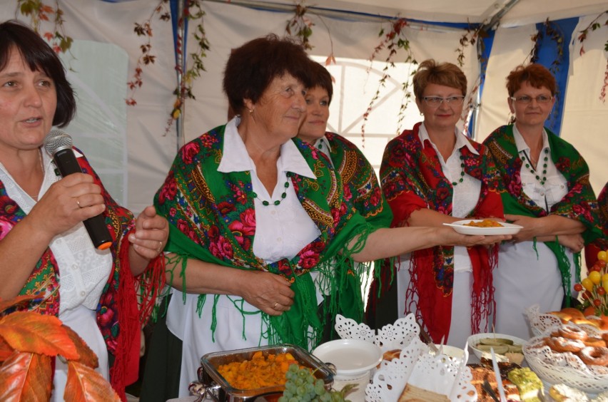 W Morawsku odbył się przegląd tradycyjnych portaw wiejskich