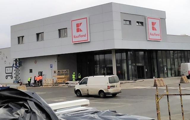 Nowy Kaufland w Częstochowie jest niemal gotowy