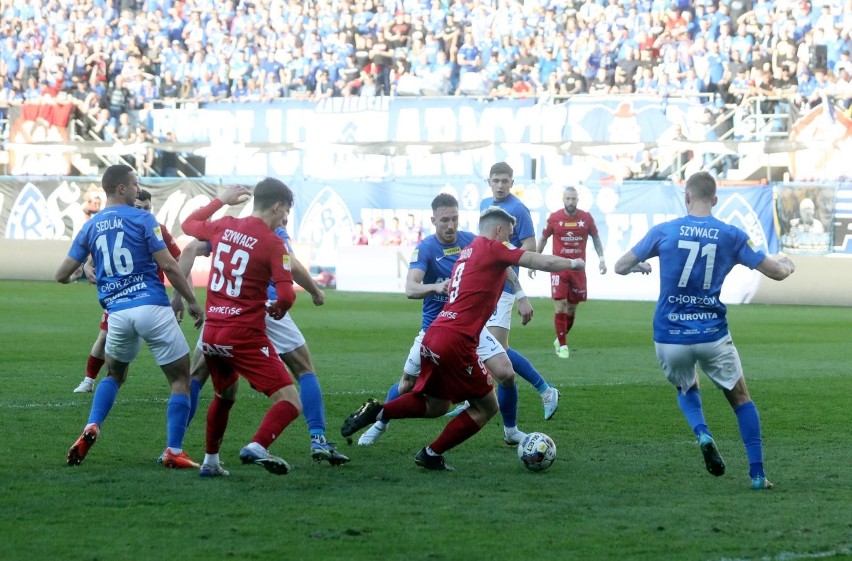 Ruch Chorzów rywalizuje m.in. z Wisłą Kraków o awans do PKO...