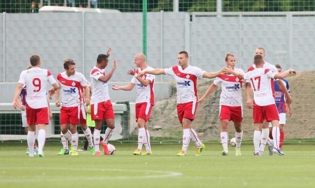 Łódzki Klub Sportowy dobrze zainaugurował sezon i pokonał na wyjeździe Błękitnych Raciąż.