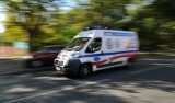 Wypadek pod Lesznem: Auto osobowe zderzyło się z tirem. Pięć osób zabranych do szpitala