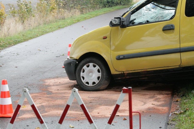 Do poważnego wypadku doszło na drodze między Jezierzycami a Rogawicą.