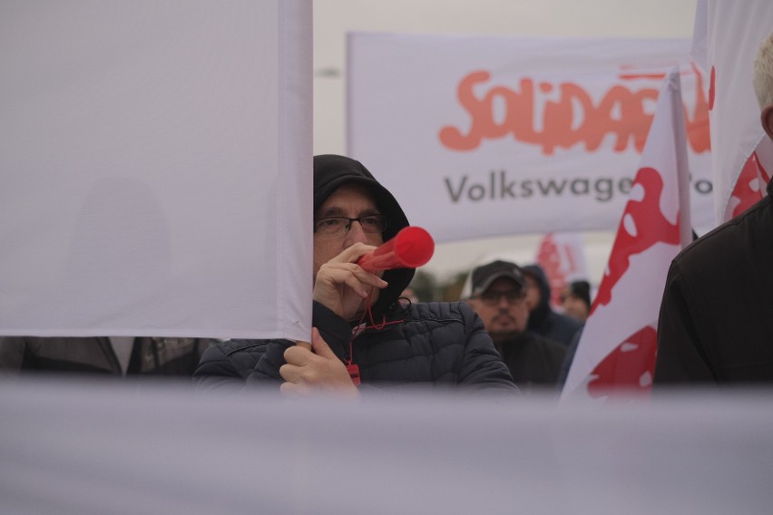 Pracownicy Solarisa domagają się podwyżek swoich zarobków. Zorganizowali 30-minutowy protest przed siedzibą firmy 