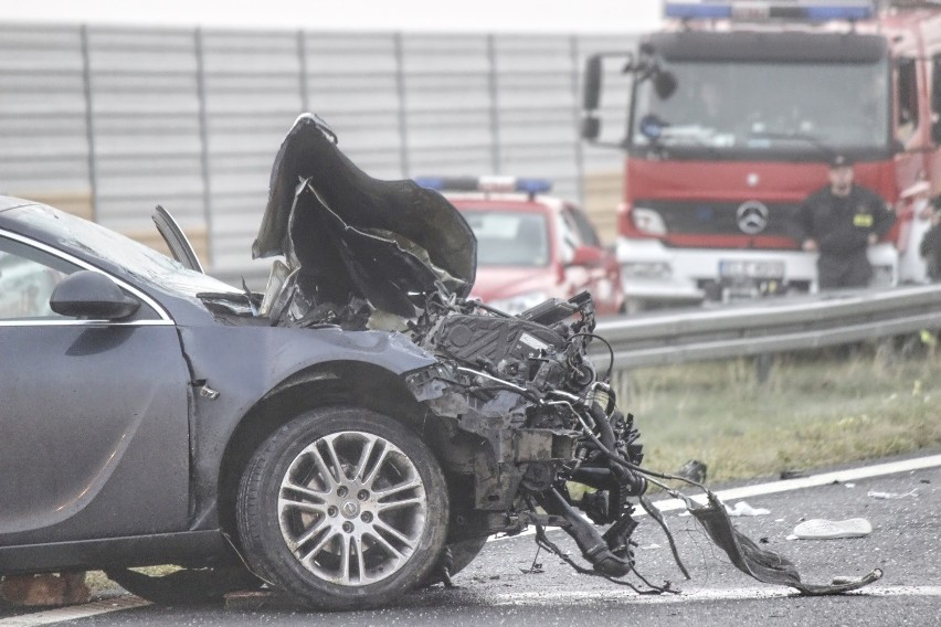 Dwoje dzieci zginęło w wypadku na autostradzie A2 pod...