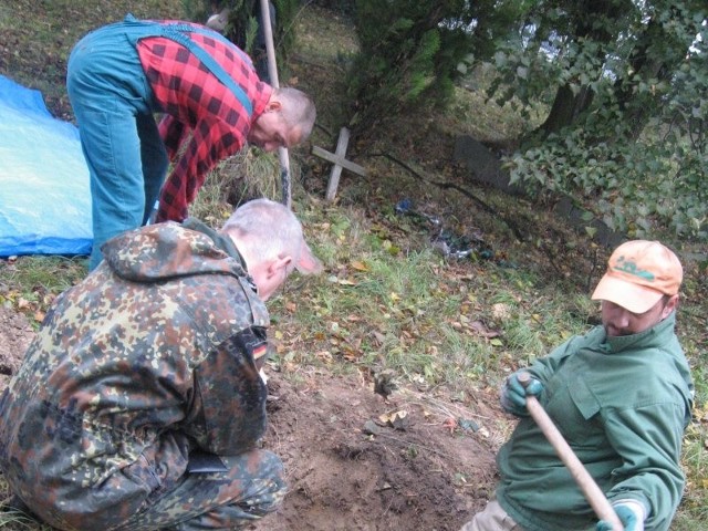 W październiku 2009 roku Fundacja Pamięć prowadziła ekshumację w Moszczance. Ciał nie odkryto.