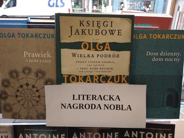 Książki Olgi Tokarczuk są rozchwytywane. Licealiście z Rydułtów zapraszają noblistkę do siebie.