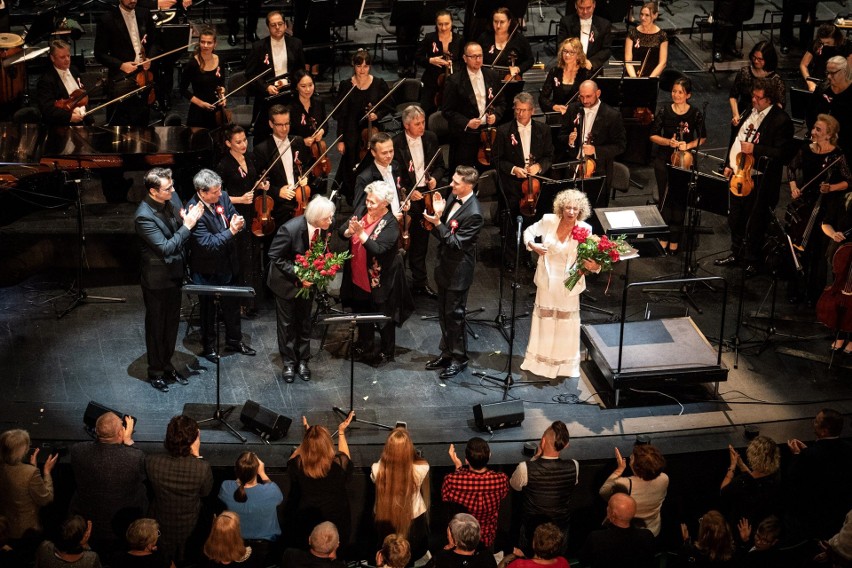 Korcz i Majewska Niepodległej. Najpiękniejsze pieśni patriotyczne wybrzmiały w Operze i Filharmonii Podlaskiej (zdjęcia)