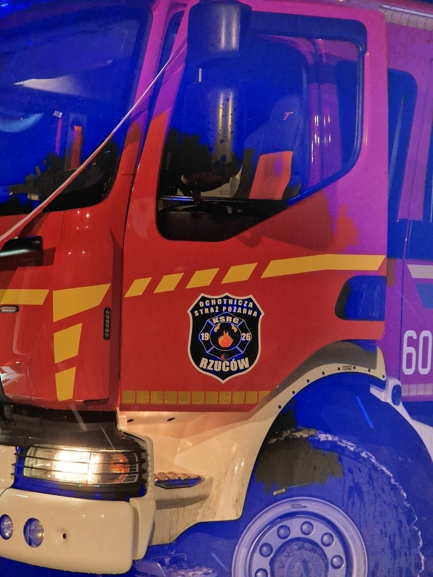 Strażacy z Rzucowa w gminie Borkowice otrzymali nowy wóz bojowy, który ułatwi akcje ratownicze