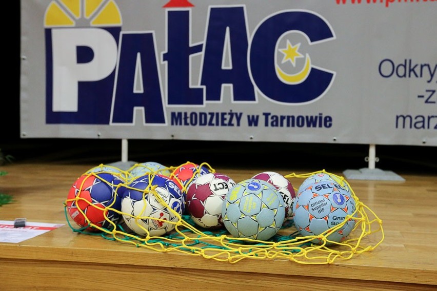55-lecie Tarnowskiej Piłki Ręcznej połączone z meczem charytatywnym [ZDJĘCIA]