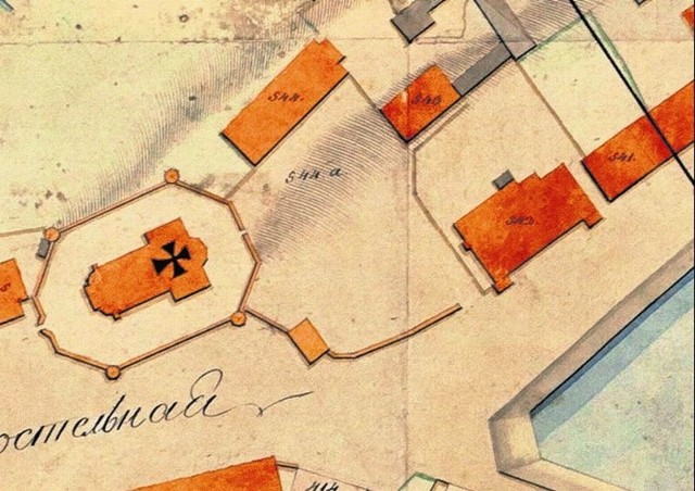 Plan Białegostoku z 1810 r., na którym jest już widoczny dom gościnny Samuela Chrystiana Hoenigke o nr 542 (fragment mapy udostępniony przez Centrum im. Ludwika Zamenhofa, cała mapa została opublikowana w książce "Bojary 3").  