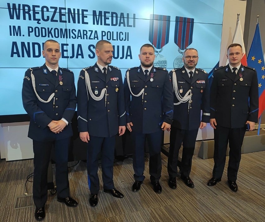 Daniel Męziński, policjant z KPP w Ostrowi Mazowieckiej odznaczony Medalem im. podkomisarza Andrzej Struja