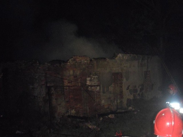 16 kwietnia 2014 roku, o godzinie 22 : 15, dyżurny Powiatowego Stanowiska Kierowania, otrzymał zgłoszenie o pożarze stodoły, w miejscowości Marszewo, gm. Postomino. Do zdarzenia zadysponowano 6 zastępów Państwowej i Ochotniczej Straży Pożarnej. 