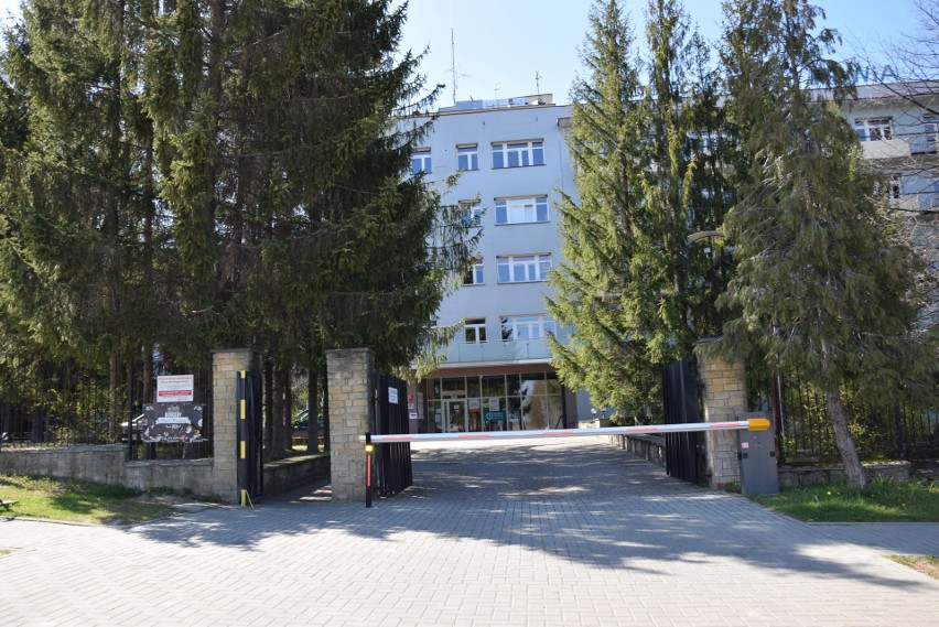 Podopieczni z DPS w Jakubowicach trafili do szpitala MSWiA w Głuchołazach