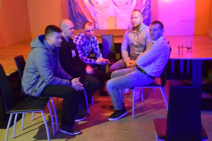 Stargardzki Narkun Team na After Party 42. KSW. Zwycięstwo nad Mamedem Chalidowem Tomasz Narkun świętował z rodziną, przyjaciółmi i fanami