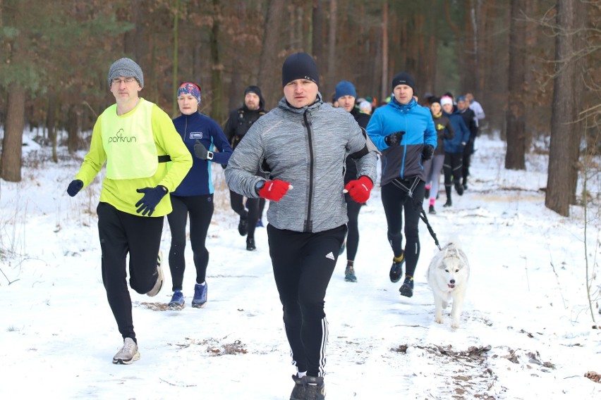 Śnieg, nie śnieg, biegacze z grupy Parkrun Toruń jak co...