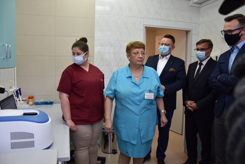 Chrzanów. Uruchomiono nową pracownię w szpitalnym laboratorium. Wykonywane tam będą testy na koronawirusa [GALERIA]