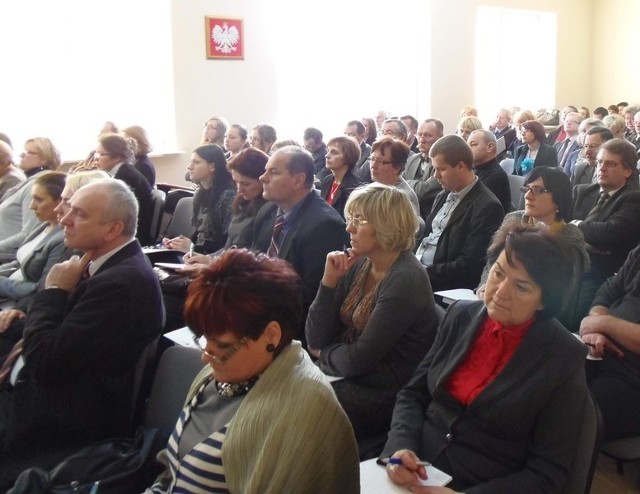 Kilkudziesięciu przedstawicieli uczelni wyższych z całej Polski przyjechało do Radomia na seminarium Bolońskie w Wyższej Szkole Nauk Społecznych i Technicznych.