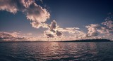 Tragedia na jeziorze Śniardwy. Żaglówka zahaczyła o linię energetyczną, 67-letni mężczyzna zginął