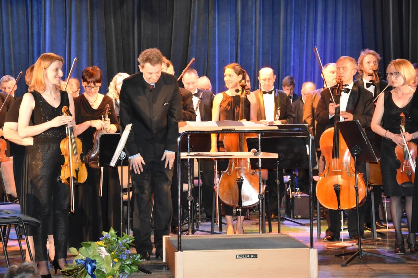 Świetny koncert muzyki filmowej kieleckich symfoników w Starachowicach