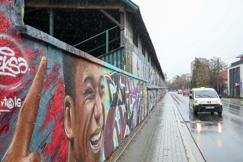 Kraków. Drewniana trybuna na stadionie Wawelu zostanie wyburzona [ZDJĘCIA]