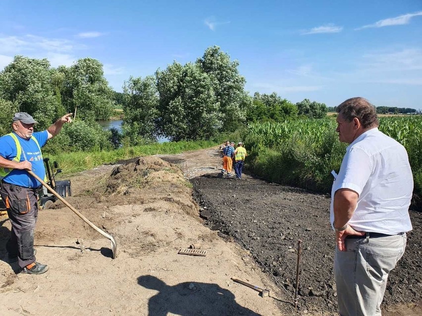 Dzięki tej inwestycji, będzie możliwość dojazdu nad rzekę...