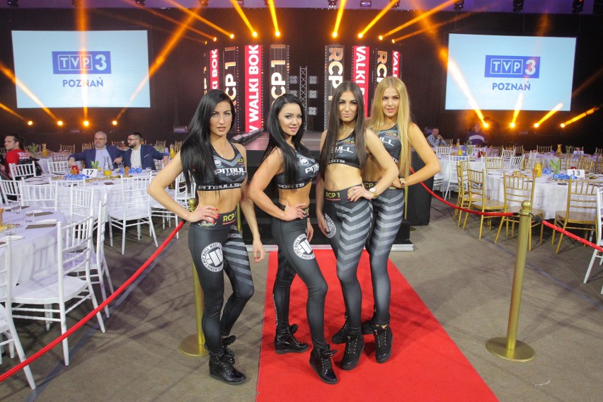 Żadna gala sportów walki nie może obyć się bez ring girls,...