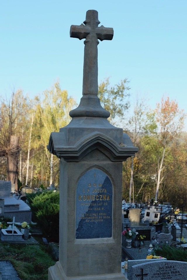 To nagrobki na cmentarzu parafialnym w Dobczycach odnowione w tym roku ze środków z kwesty