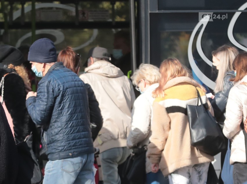 To drugi tydzień, kiedy obowiązują maseczki w żółtej...