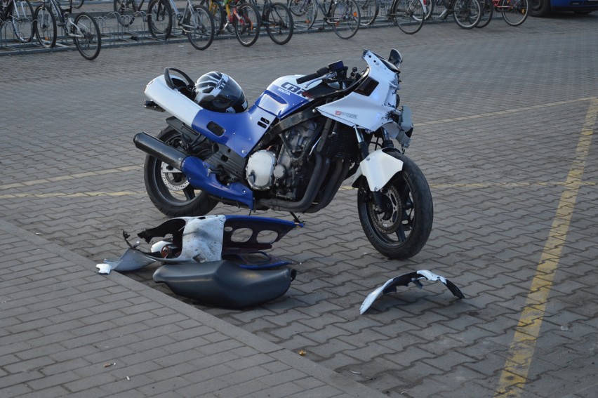 Wypadek motocyklisty w Bytowie. 25-letni kierowca nie miał...