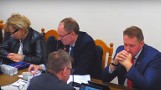 Nadzwyczajna sesja Rady Miejskiej w Bodzentynie o dopłatach do wody i ściekach. (Zapis)