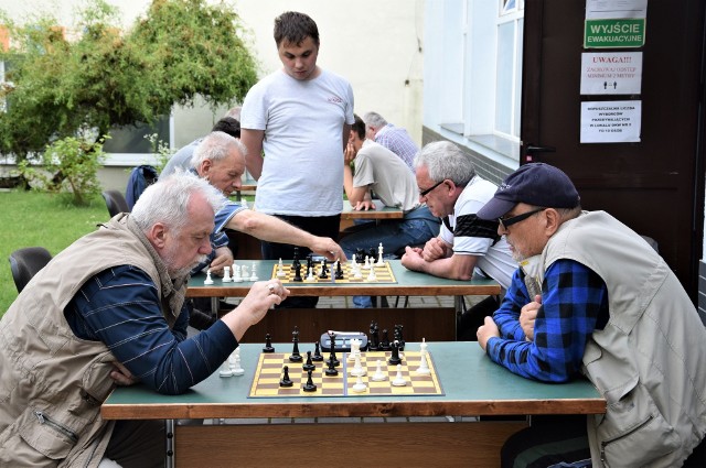 W Klubie "Kopernik" odbył się turniej szachowy z okazji 100-lecia Kujawskiej Spółdzielni Mieszkaniowej w Inowrocławiu