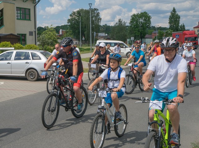 Stowarzyszenie „Rowerowe Koronowo” zaprasza miłośników jazdy na rowerze na rajd wokół Zalewu Koronowskiego. To jedna z kilku propozycji przygotowanych w gminach dla miłośników  jazdy na rowerze