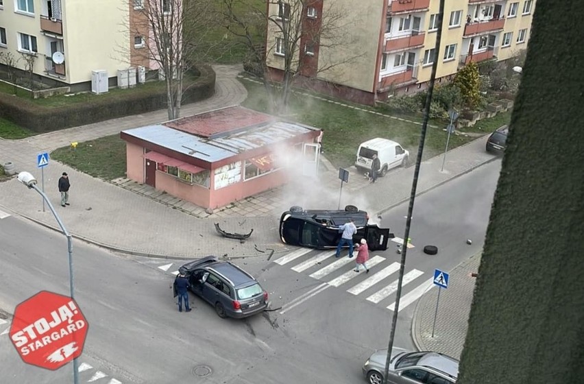 Kraksa w Stargardzie i utrudnienia w ruchu! Kolizja wyglądała naprawdę przerażająco