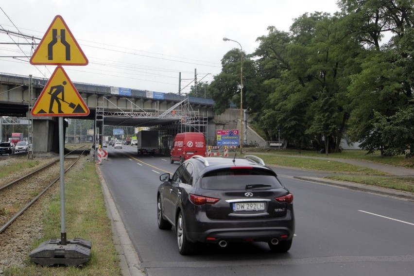 Wrocław: Na Legnickiej ograniczenie prędkości do 40 km/h (ZDJĘCIA)