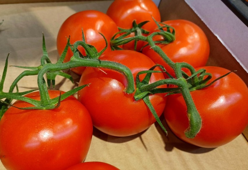 Pomidory są źródłem potasu, manganu, magnezu, fosforu,...