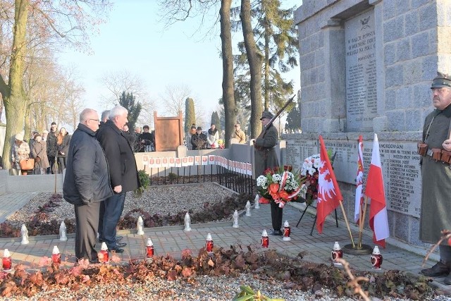 Uroczystości na cmentarzu w Kcyni