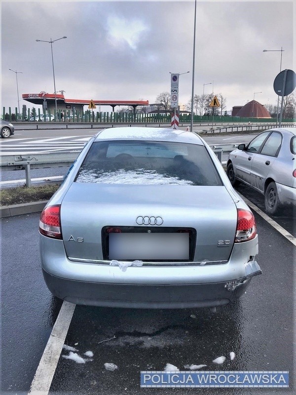 Kradzione audi na parkingu, przy stacji paliw Orlen, na...