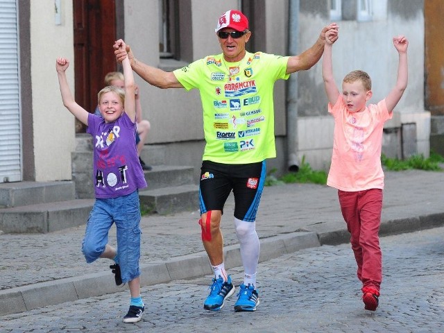 Andrzej Urbaniak, znany bydgoski ultramaratończyk, w hołdzie Janowi Pawłowi II przebiegł około 1600 km - z Wadowic do Watykanu