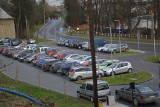 Miechów. Parking już w całości dostępny dla kierowców [ZDJĘCIA, WIDEO]