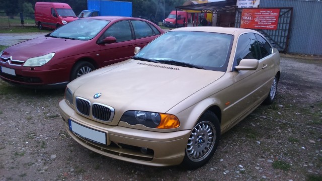 8. BMW 3. Silnik 2,2 benzyna, rok produkcji 2002, cena 13900 zł.