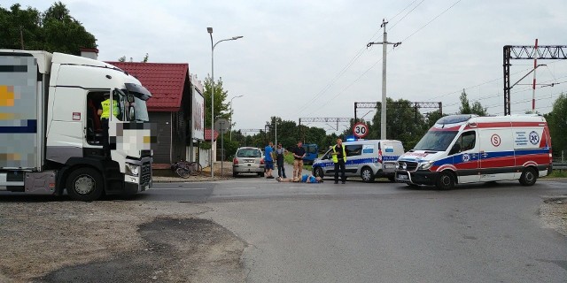 We wtorek u zbiegu ulic Gajowej i Czarnej w Radomiu doszło do potrącenia rowerzysty.