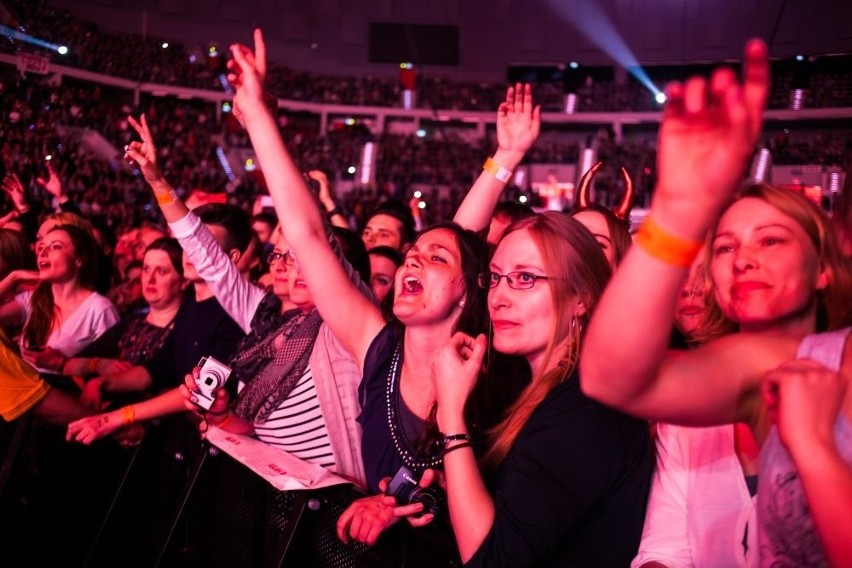 Robbie Williams zagrał koncert w Kraków Arenie. Artysta porwał publiczność! [ZDJĘCIA]