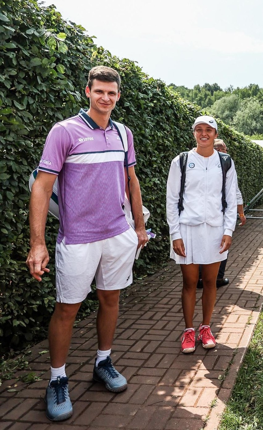 Roland Garros. Iga Świątek i Hubert Hurkacz zagrają dziś swoje mecze w 1/8 finału. GDZIE OGLĄDAĆ. TRANSMISJA